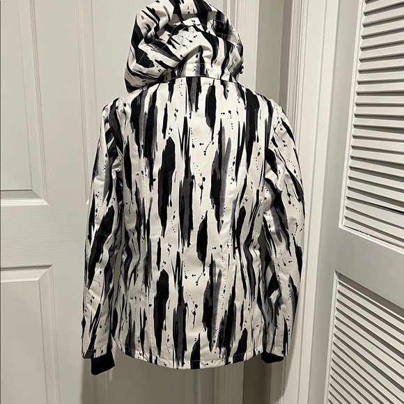 Sunice Black and White Ski Jacket - Picture 5 of 11